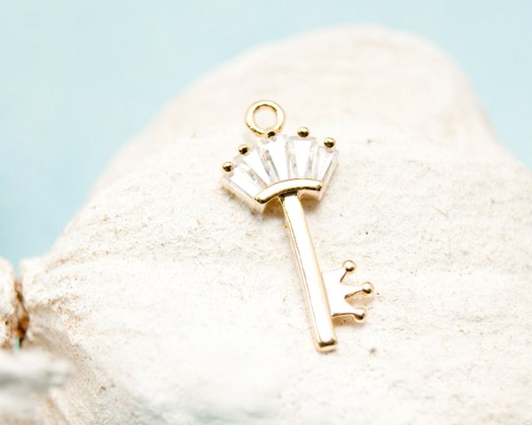 Schlüssel mit Strasskrone Schmuckanhänger 18mm Metall goldfarbig #5211
