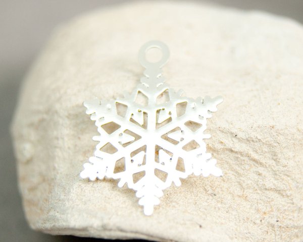 Weihnachtsanhänger Schneeflocke snowflake 20x17mm Metall filigran Farboptionen verfügbar
