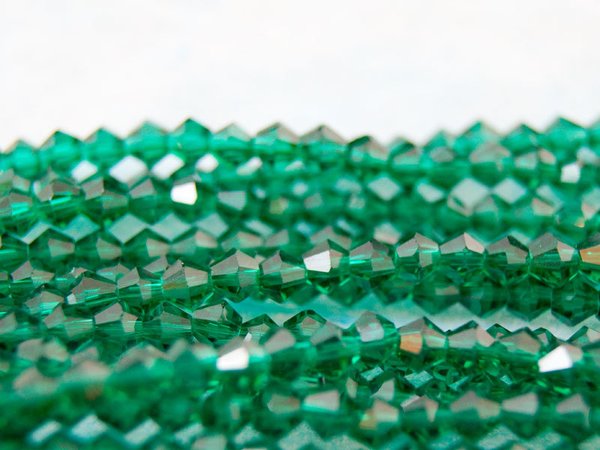 110Stk Facettierte Glasperlen bicone 4mm smaragd #5431
